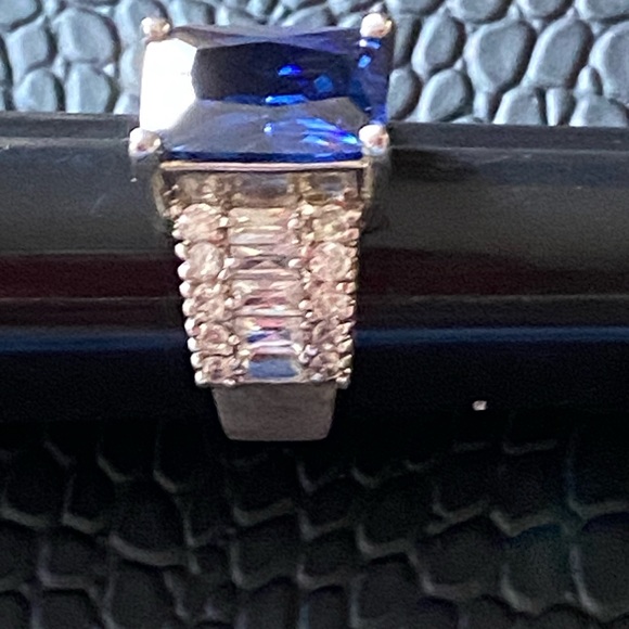 Tanzanite ring - Picture 5 of 8